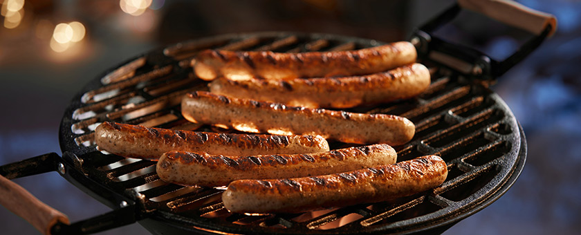 Würstchen auf dem Grill